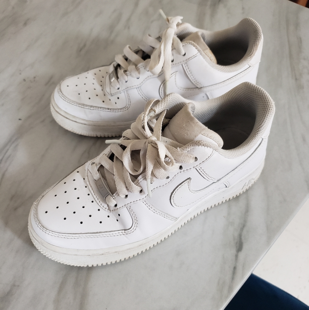White Nike Air force one